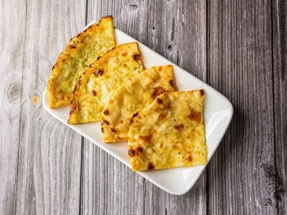 Chilli, Cheese and Capsicum Naan.