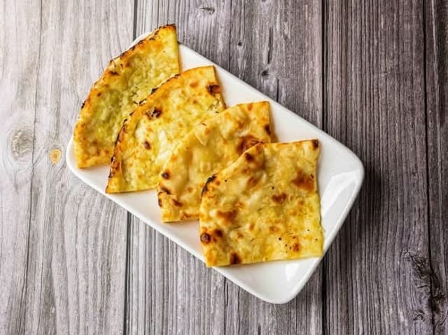 Chilli, Cheese and Capsicum Naan.
